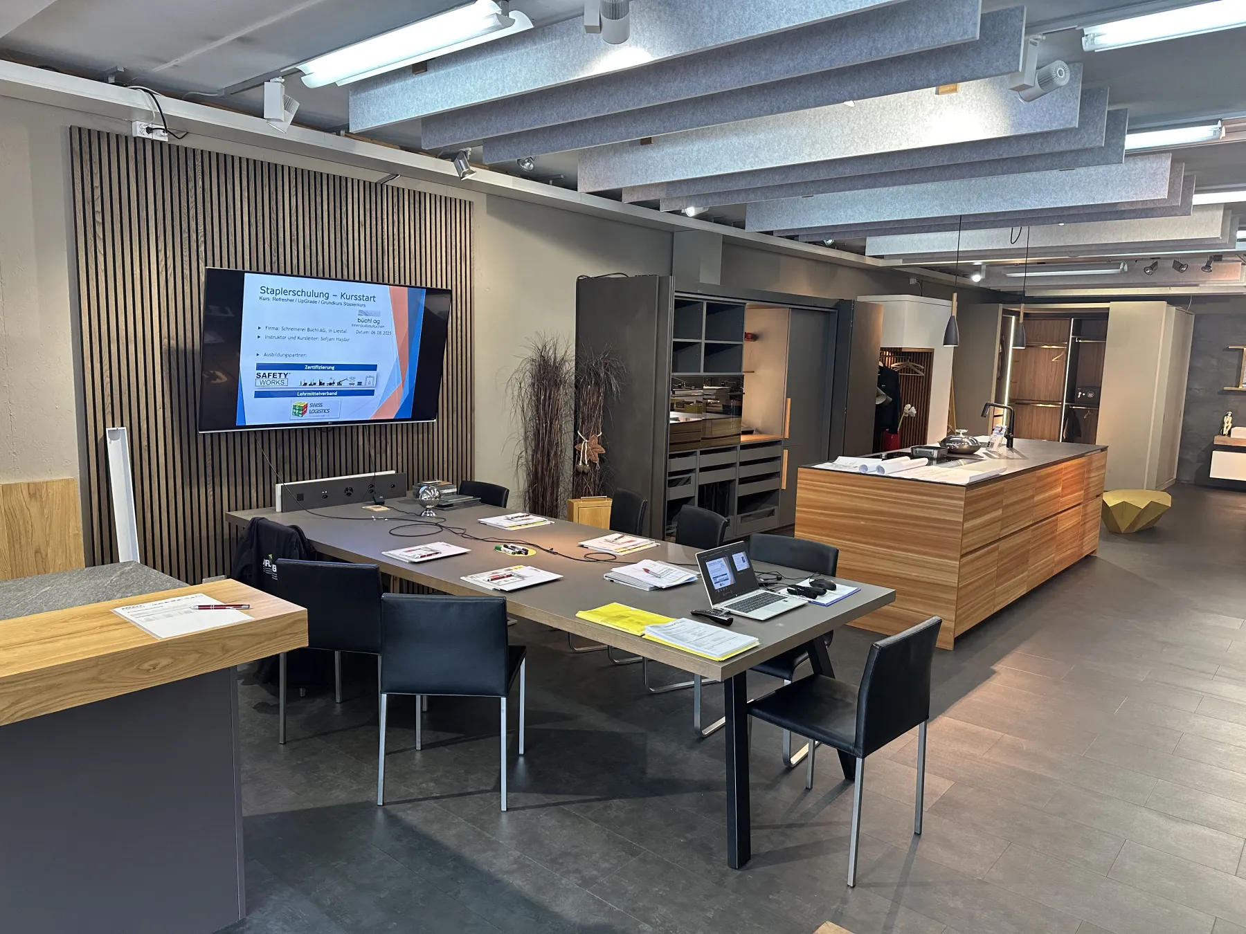 Theorie-Setup im Schulungsraum