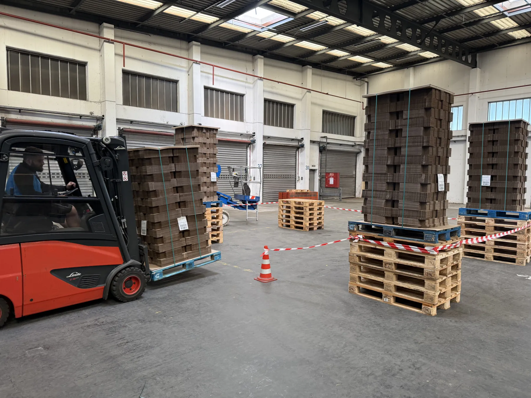 Stapler im praktischen Trainingsparcours